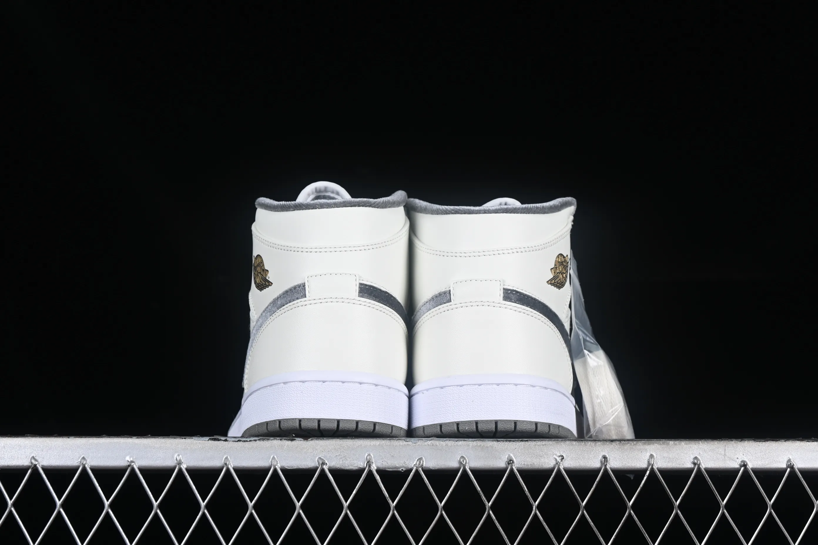 All Categories Air Jordan Jordan Series Basketball Shoes Air Jordan 1 Mid Air Jordan 1 Mid AJ1 Joe 1 Beige Chinese Cultural Leisure Sneakers FB9899-100